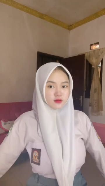 Viral ABG Hijab Video ABG SMA Indo Aqilla Kacamata Pink Atas Bawah Imut Tutorial Wiwik Top 10 Trending Global Indonesia 2025